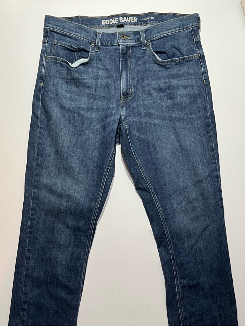 Men’s Eddie Bauer Straight Fit Blue Jeans, 38x32
